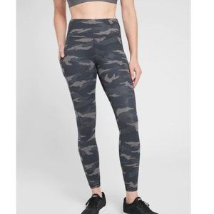 Athleta Ultimate Camo 7/8 Tight Size S